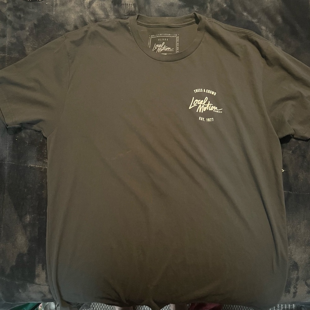 Local Motion Grey Xl Trees A Crowd